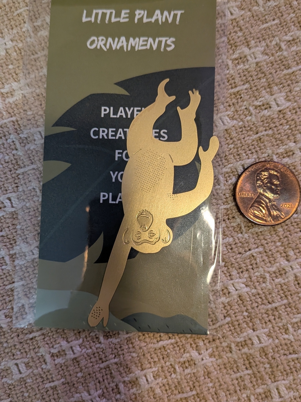 Gold Monkey Plant Ornament - Picture 2 of 3